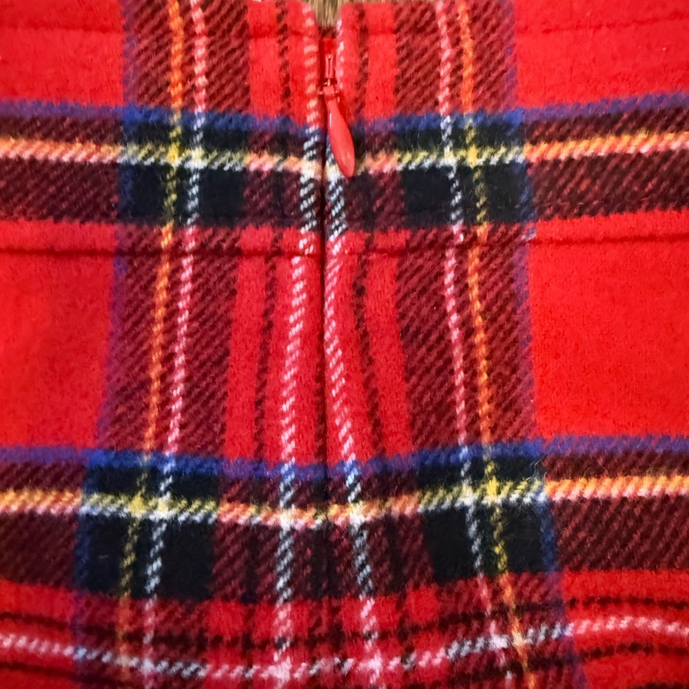 J Crew NWT Size 2 Tartan Plaid Pencil Skirt.
Perfect for the Holidays - Picture 6 of 9